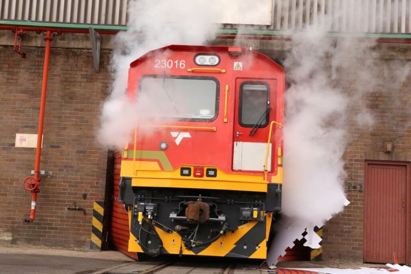 Bombardier and Transnet Celebrate Handover of First TRAXX Locomotive